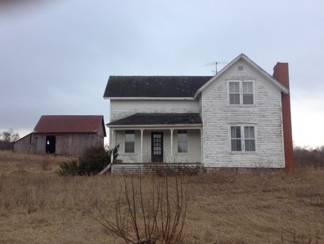 Near Boyne City, Michigan Midwestern Gothic House, Farmhouse Aesthetic Exterior, 80s Farmhouse, Gothic Southern, Old Farmhouse Aesthetic, Boyne City Michigan, Gothic Americana, Save File, Yellow House