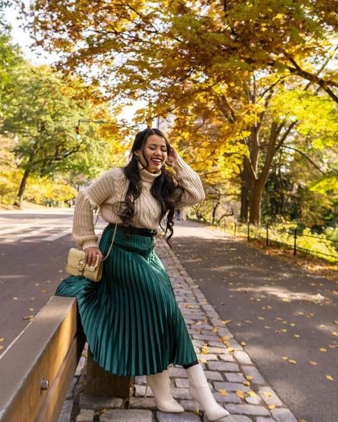 Green Pleated Maxi Skirt Outfit, Green Velvet Pleated Skirt Outfit, Green Midi Skirt Outfit Winter, Green Pleated Skirt Outfit Winter, Green Midi Skirt Outfit, Green Pleated Skirt Outfit, Pleated Maxi Skirt Outfit, Midi Skirt Outfit Winter, Green Skirt Outfits