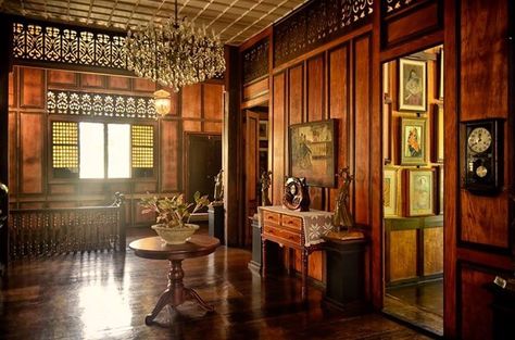 Filipino Heritage, Filipino Traditional House, Filipino Architecture Interior, Filipino Old House, Old Filipino House Interior, Philippines Ancestral Homes, Pre Colonial Philippines Architecture, Filipino Interior Design, Philippine Architecture