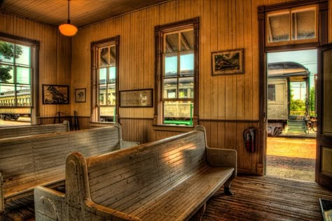 Train Depot http://www.amazon.com/The-Reverse-Commute-ebook/dp/B009V544VQ/ref=tmm_kin_title_0 Train Depot Decor, Rocky Railway Vbs, Train Museum, Travel By Train, Wooden Benches, Vintage Trains, Old Train Station, Train Decor, Train Room