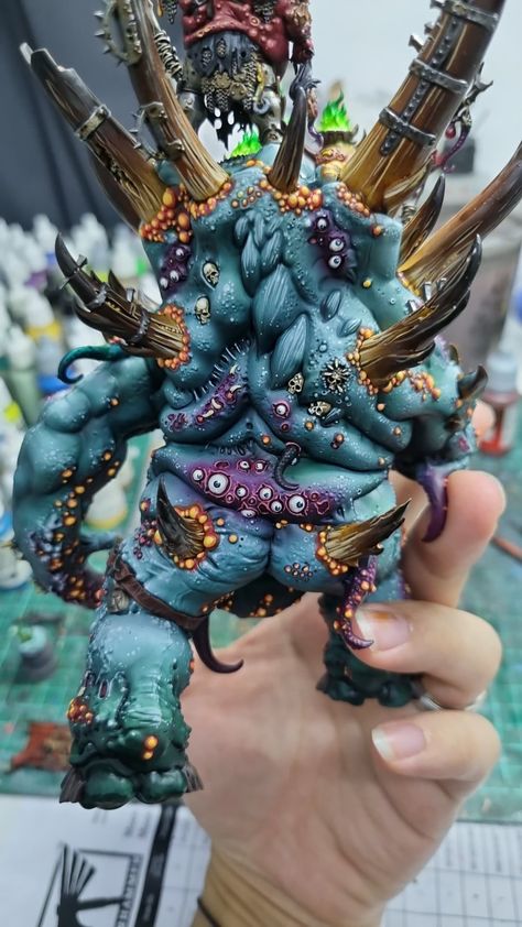 Nurgle Diorama, Dnd Painted Miniatures, Maggotkin Of Nurgle, Miniature Making, Warhammer Chaos, Orks 40k, Dnd Mini, Skin Paint, Warhammer Miniatures