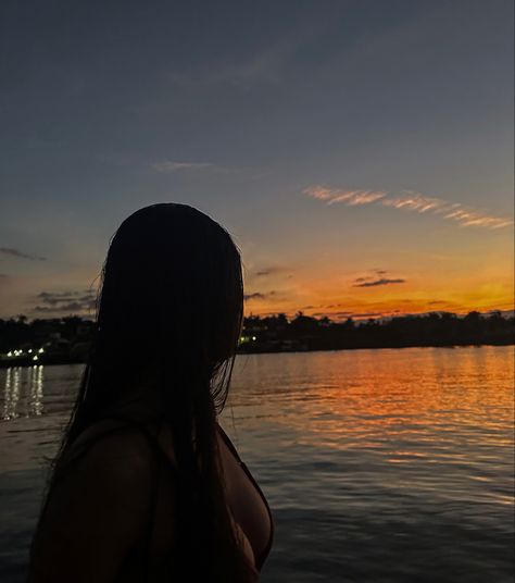 Sunset Vibes, Water