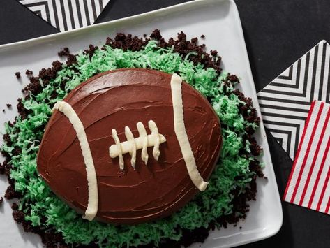 Football Shaped Foods, Football Brownies, Chocolate Dirt, Chocolate Footballs, Football Cake, Chocolate Cake Mixes, Cake Cover, Brownie Mix, Special Cake