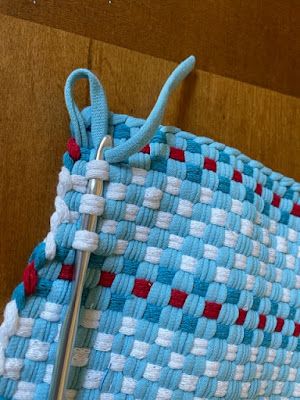 Loop Loom Projects, Potholder Loom Loops Diy, Diy Potholder Loom, Cotton Loop Potholders, Pro Potholder Loom Patterns, Weave Potholders, Potholder Loom Patterns Free, Loop Potholder Patterns, Potholder Loom Patterns