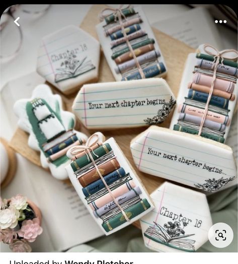 Book Lovers Wedding, Book Themed Party, Book Themed Wedding, Storybook Baby Shower, Bridal Shower Cookies, Graduation Cookies, Fancy Cookies, Book Party, Cookies Decorated