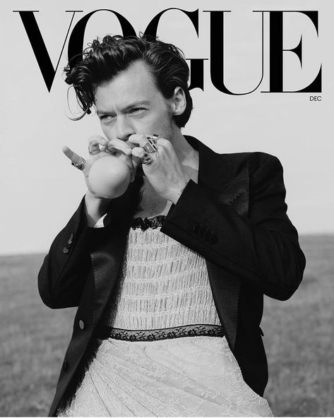 Harry Styles Vogue, Harry Styles Photoshoot, Grunge Posters, Harry Styles Poster, Black And White Photo Wall, Harry Styles Aesthetic, Harry Styles Wallpaper, Poster Room, Harry Styles Photos