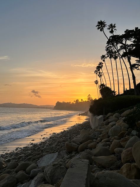 Butterfly beach - Santa Barbara Butterfly Beach Santa Barbara, Santa Barbara Aesthetic, Santa Barbara University, Butterfly Beach, Santa Barbara Beach, Los Angeles Real Estate, Beach Santa, California Vibe, Maybe In Another Life