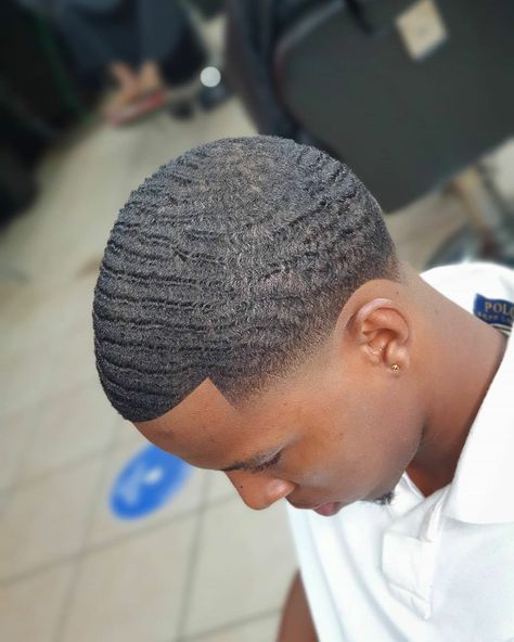 Black Men Haircuts Short Fade, Black Man Haircut Fade, Fade Haircut Women, 360 Waves Hair, Husband Hair, Types Of Fade Haircut, Taper Fade Short Hair, Waves Hairstyle Men, Stylish Mens Haircuts