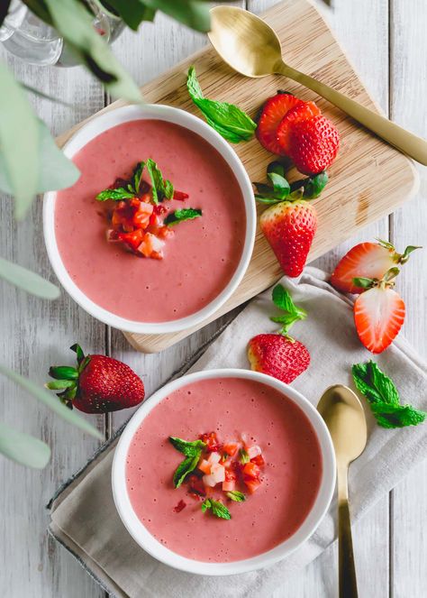 Cold Strawberry Soup, Strawberry Soup Chilled, Cold Soups For Summer, Summer Luncheon Ideas, Cold Summer Soups, Chilled Soups, Banana Soup, Raw Vegan Meals, Spring On The Farm