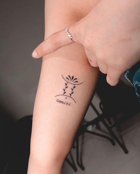 Gemini Heart Tattoo, Gemini Virgo Tattoo, Gemini Fine Line Tattoo, Gemini Henna, Gemini Tattoo Ideas Unique, My Person Tattoo, Tattoo Ideas Gemini, Gemini Symbol Tattoo, Gemini Symbols