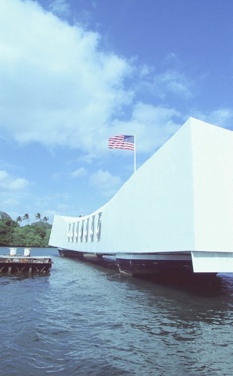 USS Arizona/USS Missouri/Pearl Harbor Memorial | Travel | Vacation Ideas | Road… Pearl Harbor Memorial, Uss Arizona Memorial, Uss Missouri, Uss Arizona, Pearl Harbor Attack, Pearl Harbor, Us Military, Vacation Ideas, Honolulu