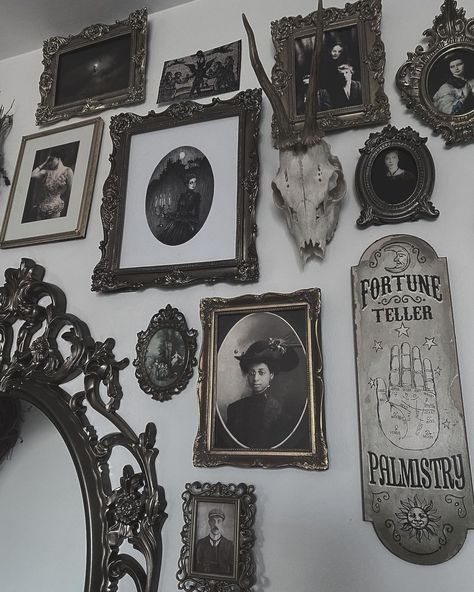 Gothic Home Aesthetic, Goth Western Aesthetic, Gothic Victorian Bedroom, Witchy House Decor, Gothic Gallery Wall, Edgy Bedroom, Goth Bedroom, Gothic Wall Decor, Gothic Room