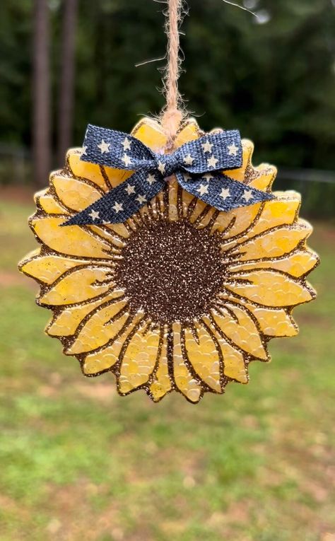 Freshie Designs, Car Air Freshener Diy, Brown Glitter, Diy Air Freshener, Car Smell, Aroma Beads, Bee Crafts, Car Air Freshener, Car Charms