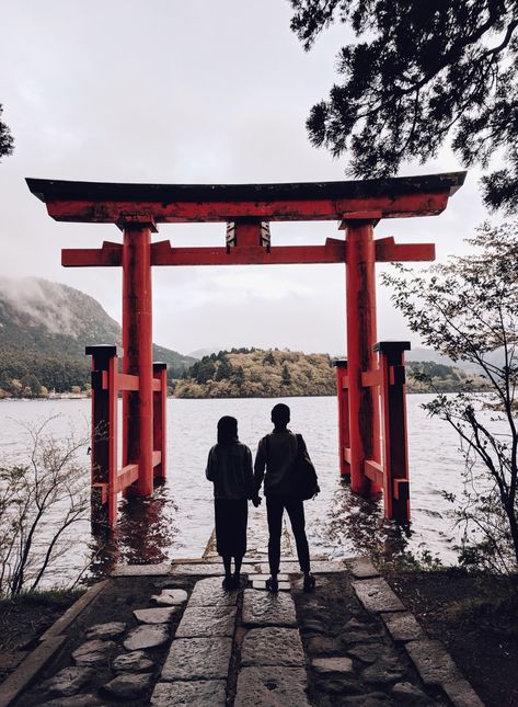 Hakone shrine #couple #hakoneshrine #japan #couplephotography Hakone Japan Aesthetic, Couples In Japan, Couple In Tokyo, Tokyo Couple Aesthetic, Japan Travel Couple, Japan Couple Photo, Japan Aesthetic Couple, Tokyo Couple Photoshoot, Japan Couple Aesthetic