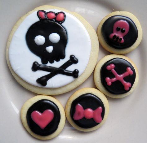 Girly Skull, Terrible Twos, Black And Pink, Sweets Treats, Cake Art, First Birthday, 1st Birthday, Biscuits, Sugar Cookie