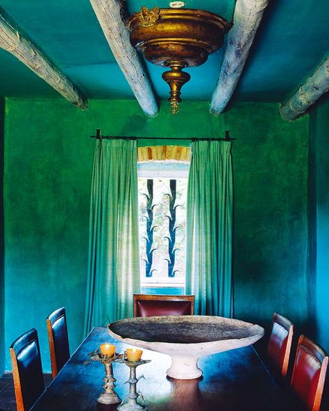 Blue-Green Mermaid Kitchen, Turquoise Dining Room, Beach Bedrooms, Mexico Life, Mexico Colors, Dreamy Interiors, Blue Ceiling, Spanish Interior, Wall Colours