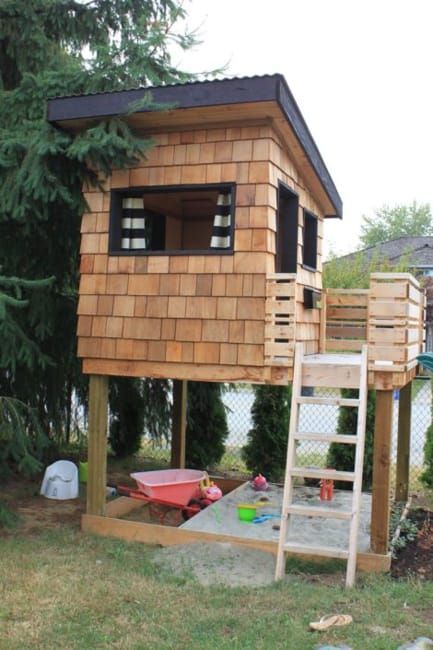 Outdoor Playground Ideas, DIY Sandboxes, 50 Fun Kids Designs Outdoor Playhouse Ideas, Modern Playhouse, Backyard Fort, Kids Playhouse Outdoors, Playhouse Ideas, Backyard Playset, Outdoor Playhouse, Tree House Diy, Diy Playhouse