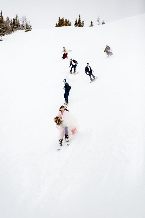 Ski Wedding Photos, Skiing Wedding Photos, Winter Ski Wedding, Ski Wedding Ideas, Skiing Wedding, Alpine Wedding, Banff Winter, Winter Bachelorette, Ski Resort Wedding