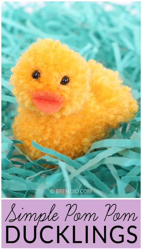 Simple Pom Pom Ducklings – Learn how to make pom pom pets for Easter. Simple craft using yarn and craft felt. This adorable duckling tutorial is available at BrenDid.com Pom Pom Pets, Diy Yarn Pom Pom, Duck Crafts, Pom Pom Animals, Diy Spring Crafts, Pom Pom Baby, Crafts For Teens To Make, Diy Pom Pom, Spring Fun