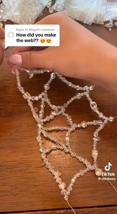 Bead Art Tutorial, Bead Diy Crafts, Beaded Room Decor, Crystal Art Crafts, Teen Crafts Ideas, Diy With Beads, Things To Do With Beads, Glass Bead Crafts Diy, Bead Art Ideas