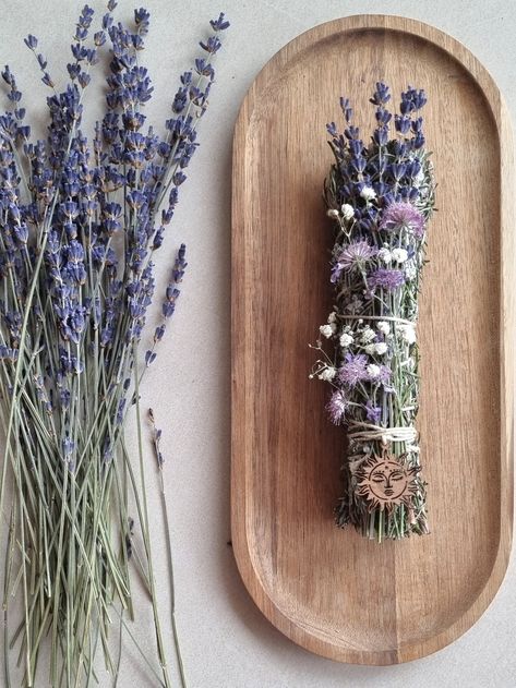 Organic Rosemary Smudge Sticks from the Mediterranean Coast, featuring premium French lavender flowers.  Handcrafted with care, these smudge sticks are a perfect blend of the aromatic tranquility of lavender and the purifying energies of rosemary.  Sourced directly from the sun-drenched shores of the Mediterranean, our smudge sticks are made with 100% organic and natural ingredients, ensuring a pure and potent experience. Each stick is carefully bound with natural twine, combining the calming pr Lavender Ornaments, Smudge Sticks Diy, Lavender Crafts, French Lavender, Relax Spa, Smudge Sticks, Lavender Flowers, Flower Farm, Rosemary