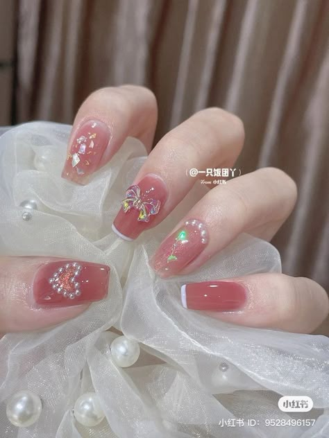 Blush Nails With Charms, Pink Charm Nails, Charmed Nails, Square Nails For Summer, Aesthetic Pink Nails, Feet Nail Design, Nails For Summer, Unique Nail Art, Golden Nails