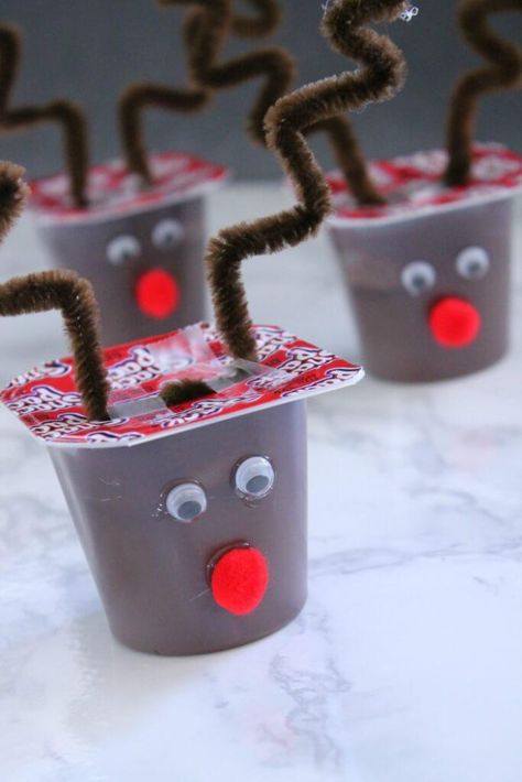 Pudding Reindeer Cups, Christmas Pudding Cups For Kids, Reindeer Pudding Cups, Christmas Pudding Cups, Preschool Treats, Daycare Treats, Christmas Snack Ideas, Preschool Christmas Party, Valentines Board