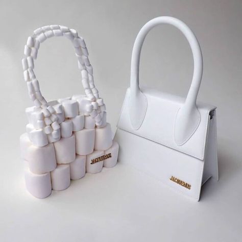 Jacquemus Bag, White Purse, Luxury Purses, Fancy Bags, Bags Aesthetic, Pretty Bags, Purses Designer, Everyday Objects, Cute Bags