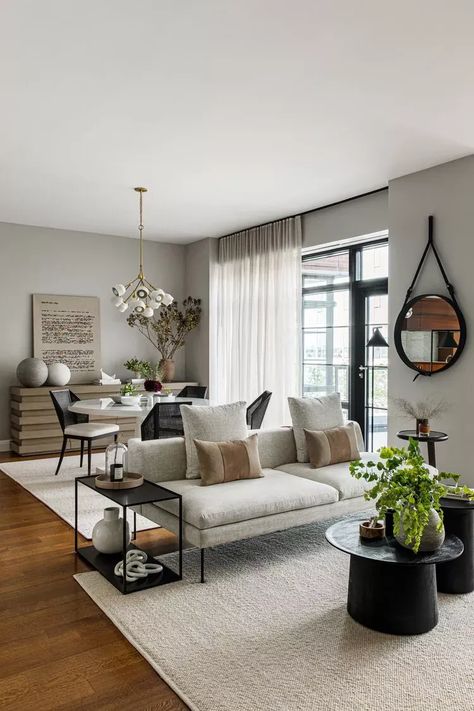 neutral-colored living and dining room with greenery Apartemen Studio, Narrow Living Room, Living Room Dining Room Combo, Dining Room Combo, Small Space Living Room, Living Room Spaces, Living And Dining Room, Living Room Decor Apartment, Apartment Living Room