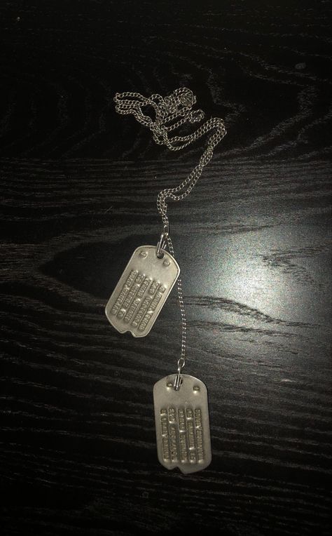 World war 2 dog tags Dogtags Army Aesthetic, Dogtags Necklace Outfit, Dog Tags Necklace, Dog Tag Aesthetic, Dog Tag Necklace Aesthetic, Dog Tags Aesthetic, Army Dog Tags, Marine Dog, Dogtag Necklace