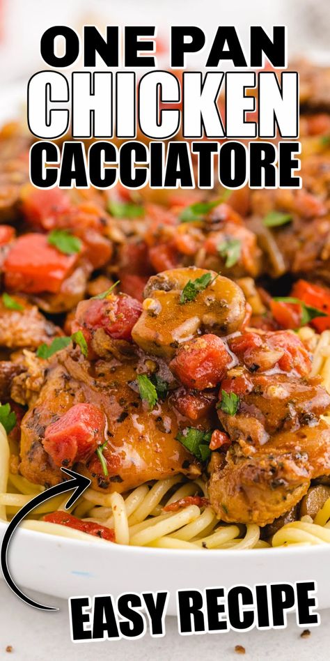 Chicken Cachetori Recipe, Chicken Cacciatore Easy, Turkey Casseroles, Cacciatore Recipes, Chicken Cacciatore Recipe, Recipes With Chicken And Peppers, Skillet Dishes, Red Wine Sauce, Chicken Cacciatore