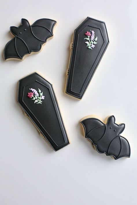 Halloween Cookie Designs, Coffin Cookies, Halloween Coffin, Cookies For Kids, Iced Cookies, Cut Out Cookies, Holiday Cakes, Cute Cookies, Party Treats