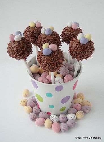 Húsvéti tojásos sütinyalóka Easter Cake Pop, Quick Food Ideas, Mini Patisserie, Easter Cake Pops, Cake Pop Designs, Pop Cupcakes, Easter Sweets, Quick Food, Easter Baking