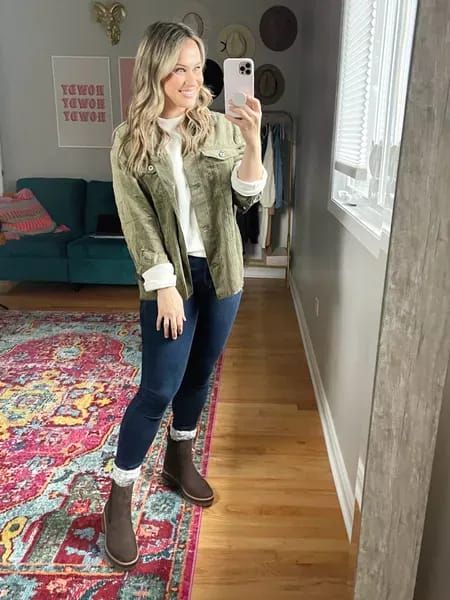 Casual Boots Womens Comfy, Brown Chelsea Boots Outfit Women Winter, Womens Outfits With Chelsea Boots, Olive Green Chelsea Boots Outfit, Chelsea Boots Outfit Ideas, How To Wear Boot Socks, Brown Chealse Boots Outfit Women, Target Chelsea Boots Outfit, Green Shacket Outfit Women