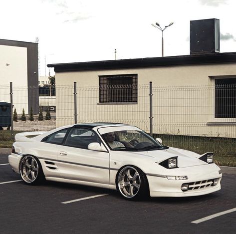 Toyota Mr2 Turbo, Toyota Mr2 Sw20, Old Japanese Cars, Vintage Car Garage, Fast N Furious, Nissan 180sx, Slammed Cars, Mr 2, Car Dream