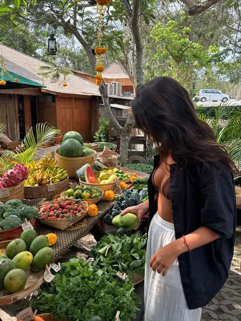 Bali Aesthetic Pictures, Costa Rica Aesthetic Pictures, Bali Life Aesthetic, Bali Trip Outfit Ideas, Hawaii Photo Ideas Instagram, Bali Girl Aesthetic, Bali Photo Ideas Instagram, Bali Outfits Ideas, Instagram Holiday Photo Ideas