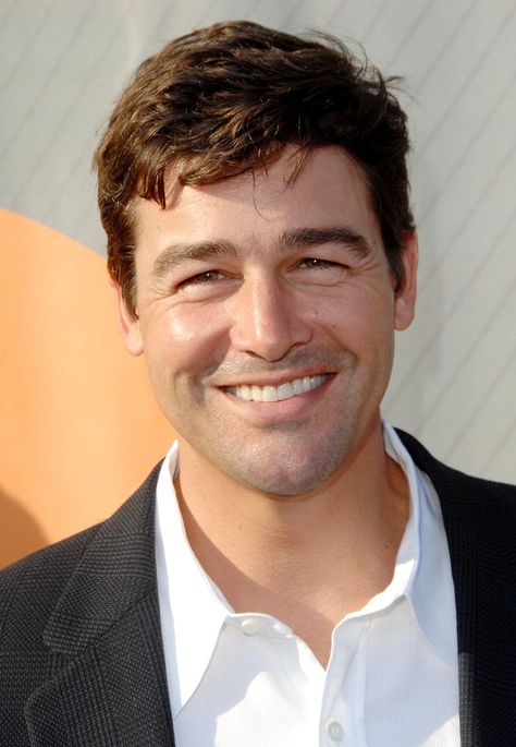 Kyle Chandler, Coach Taylor, John Murphy, Tv Character, Fashionable Men, Clear Eyes, Dream Man, Lovely Smile, Charming Man