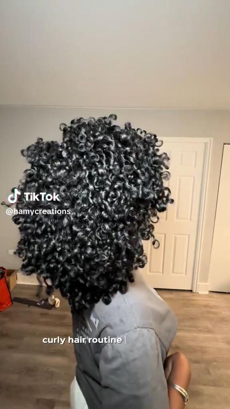 this video is not mine, credits to the owner Curly Hair Products For Damaged Hair, How To Get A Curly Afro, Curly Hair Pattern Chart, New Hairstyles For 2025, Make Hair Curly Naturally, 4b Hair Routine, Curly 3a Hairstyles, Big Curly Hair Aesthetic, Curly Afro Tutorial