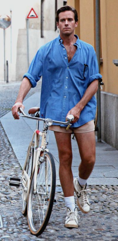 Call Me By Your Name Outfits, Italian Summer Style, Cinema Outfit, Italian Fashion Summer, Vacation Outfits Men, Italian Mens Fashion, Italian Summer Outfits, 80s Men, Armie Hammer