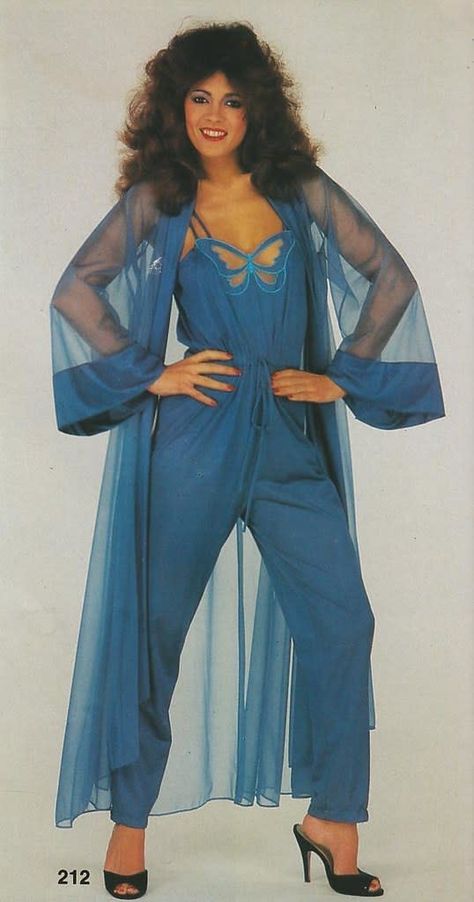 Early 90s Fashion, Vintage Loungewear, 80 Fashion, Retro Lingerie, Women's Sleepwear, Fredericks Of Hollywood, Fashion Catalogue, Vintage Pinup, Vintage Lingerie