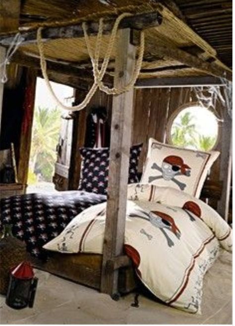 Pirate Ship Bedroom, Pirate Room Decor, Pirate Decorations, Pirate Bedroom, Pirate Props, Safari Room, Pirate Room, Ideas Habitaciones, Pirate Decor