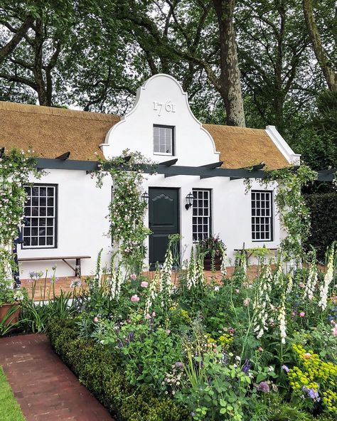 Cape Dutch Style Homes, Dutch Cottage, Marble Candles, South African Homes, Cape Dutch, Dutch Gardens, Raindrops And Roses, Dutch Style, Herb Garden Design