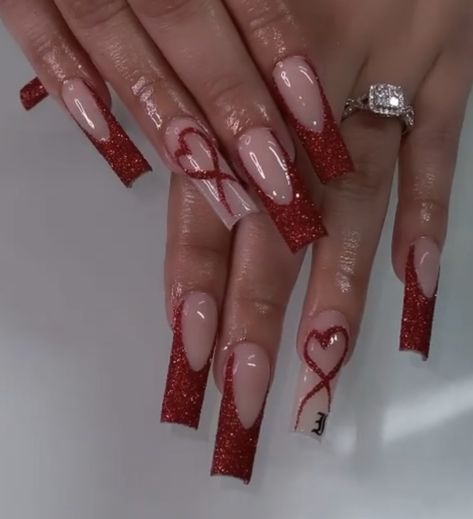 Valentine's Red Nails, Long Vday Nails, Valentines Day Nails Mid Length, Prom Baddie Nails, Latina Valentines Nails, Red Nail Prom Ideas, Xoxo Nail Art, Red Nails With Initials On Them, 1995 Nail Design