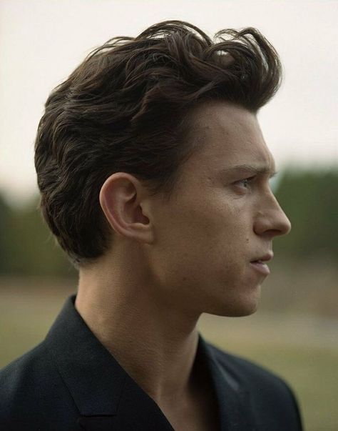 tom holland pics on Twitter: "tom holland’s side profile that’s the tweet.… " Tom Holland Pics, Tom Holland Haircut, Cool Easy Drawings, Male Profile, Head Drawing, Tom Holland Imagines, Esquire Magazine, Tom Holland Spiderman, British Boys