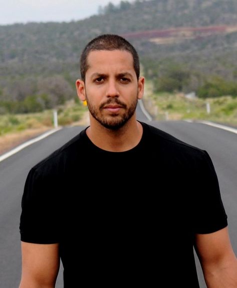 David Blaine, Christian Imagery, Smash Or Pass, Funny Dog Pictures, Dog Pictures, The Magicians, Funny Dogs, The One, Fashion Outfits