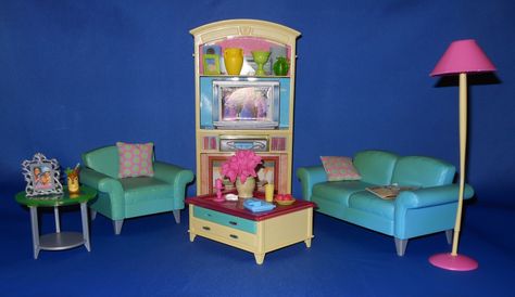 https://flic.kr/p/pmMios | 2003 Barbie Decor Collection Living Room Set 2000s Barbie Furniture, Barbie Living Room Ideas, Barbie Living Room, Barbie Room Decor, Barbie Decor, Room Miniature, Nostalgic Things, Barbie Land, Barbie Bedroom