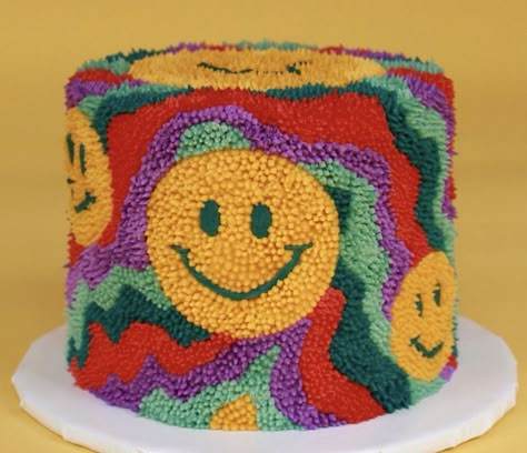 Smiley Cake Designs, Smiley Birthday Cake, Rug Cake, Smiley Rug, Smiley Cake, Smile Cake, Smiley Birthday, Tie Dye Cake, Colourful Cake