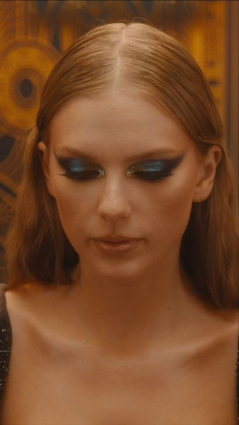 Taylor Swift Bejeweled Makeup, Taylor Swift Eyes, Taylor Swift Makeup, Taylor Swift Costume, Midnights Era, Concert Makeup, Taylor Swift Music Videos, Taylor Swift Midnights, Aesthetic Widget