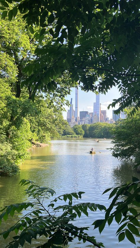 Central Park Wallpaper, Central Park Summer, Park Wallpaper, Nyc Living, Nyc Summer, Nyc Aesthetic, Senior Trip, New York Life, Nature View