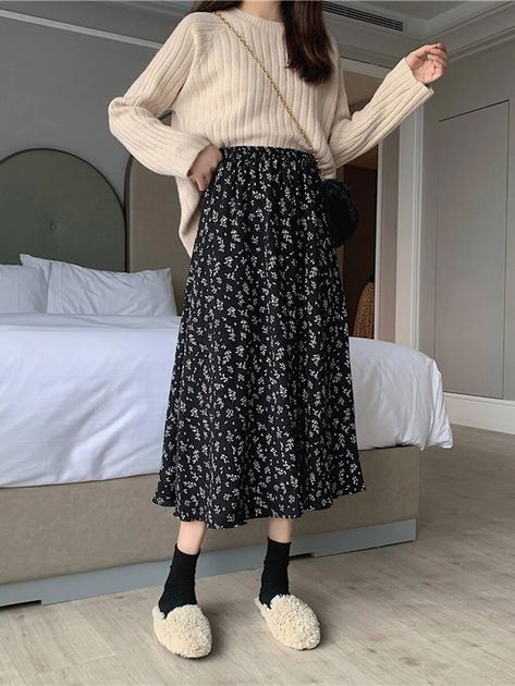 Long Skirts Summer, Long Skirt Winter, Korean Skirt, Skirt Streetwear, Long Skirt Summer, Skirts Summer, Floral Print Midi Skirt, Umbrella Skirt, Clothes Korean Style